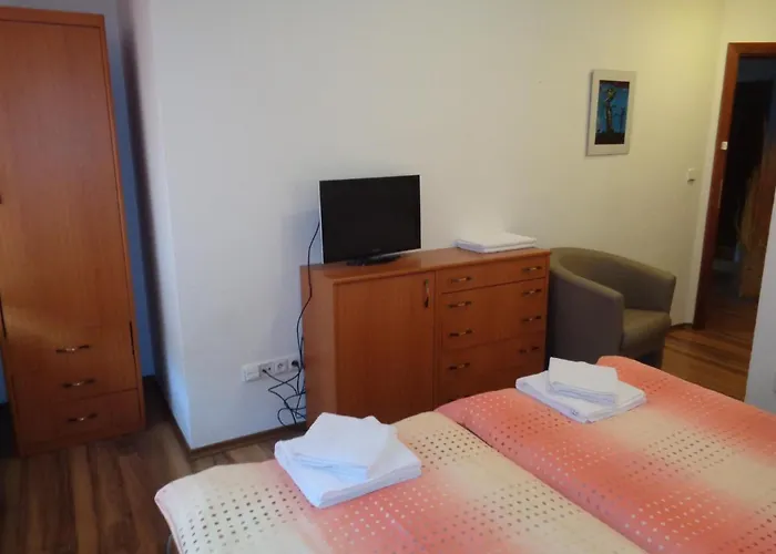 Dali Πανσιόν 3*